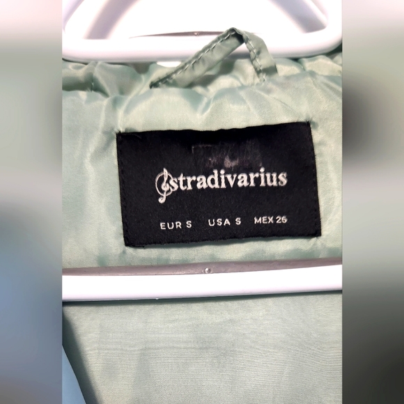 Stradivarius sleeveless puff vest - Picture 2 of 3